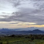 Pemandangan Gunung Tangkuban Perahu yang terkait legenda Sangkuriang