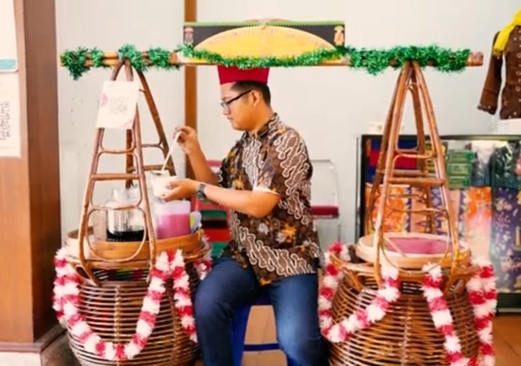 Es Selendang Mayang Menembus Zaman