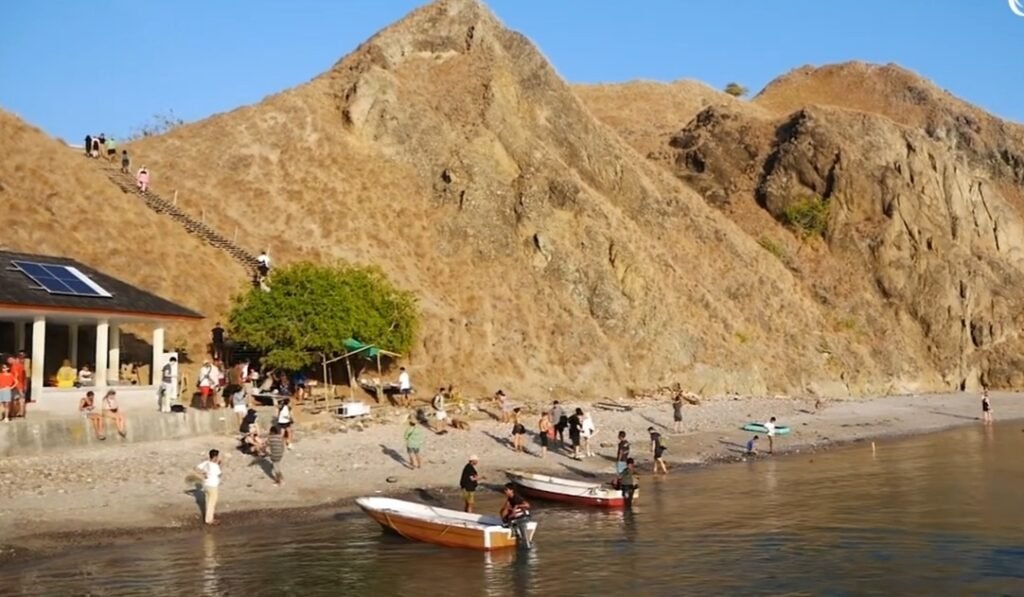 5 Destinasi Wisata Prioritas Alirkan Jutaan Turis Ke Indonesia
