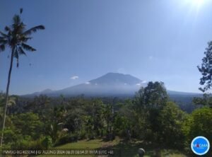 Gunung Semeru Waspada, Wisatawan Dilarang Dekati Kawah