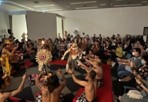 Ratusan Warga Jepang Antusias Belajar Tari Kecak