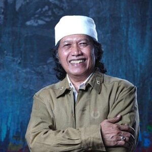 Emha Ainun Nadjib: Sastrawan, Budayawan dan Tokoh Inspiratif