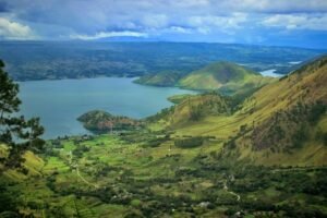 Kisah Danau Toba: Antara Fakta Ilmiah dan Legenda