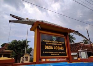 Legenda Dusun Leboyo, Kisah Buaya dan Pohon Loh