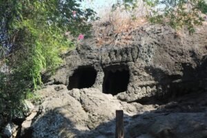 Mengintip Jejak Purbakala Di Gua Selomangleng Kediri