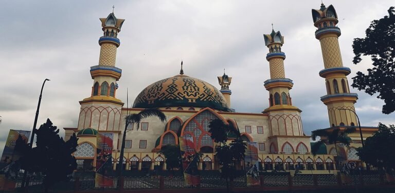 Mengapa Lombok, NTB Populer Disebut Pulau Seribu Masjid?