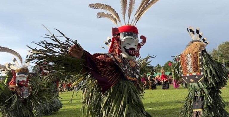 3 Festival Budaya Adat Kalimantan Timur Di Ajang KEN 2024
