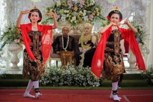 Seni Tari Beskalan Bermula Dari Penari Jalanan