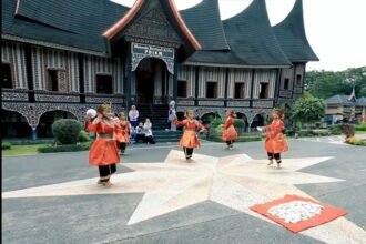 tari piring