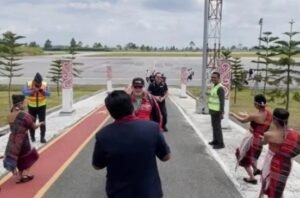 Seni Budaya Indonesia Sambut Pembalap Aquabike Jetski
