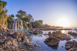 Air Terjun Toroan Madura, Keajaiban Alam di Tepi Lautan