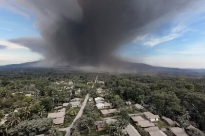 Erupsi Gunungapi Lewotobi Laki-laki