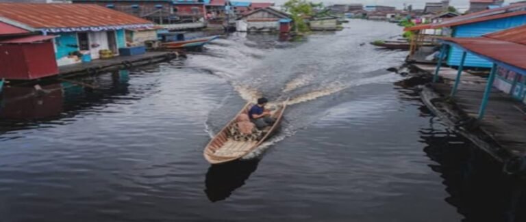 Desa Terapung Muara Enggelam, Wisata Pedalaman Kalimantan