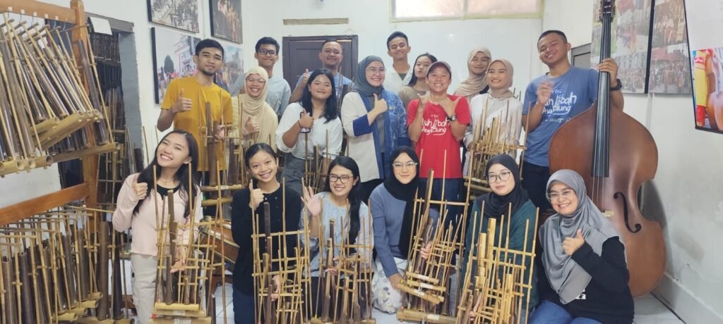 Tim Muhibah Angklung Indonesia Hadapi Kendala Dana