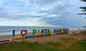 Pantai Manggar Segara Sari, Pesona Sunset dan Pasir Putih
