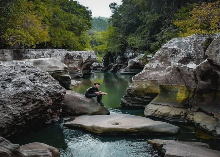 Meneropong Jejak Sejarah Di Tonjong Canyon Cipatujah