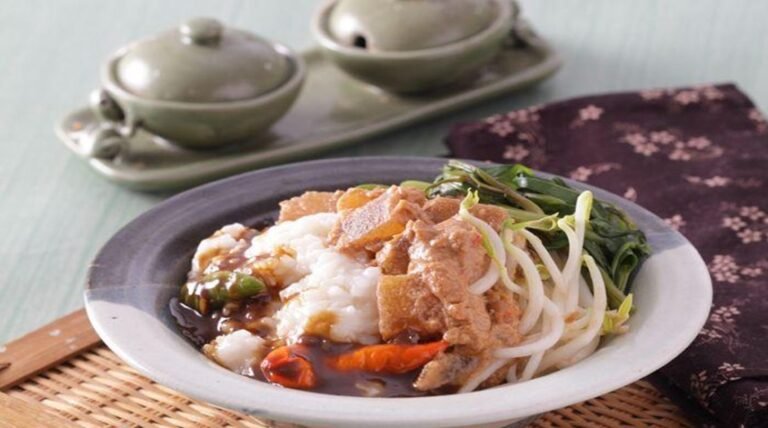 Mencicipi Sajian Bubur Bernama Unik Burbacek Khas Indramayu