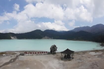 Pemandangan danau Talaga Bodas