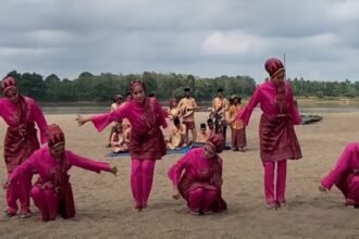 Atraksi Tarian Ngebeng