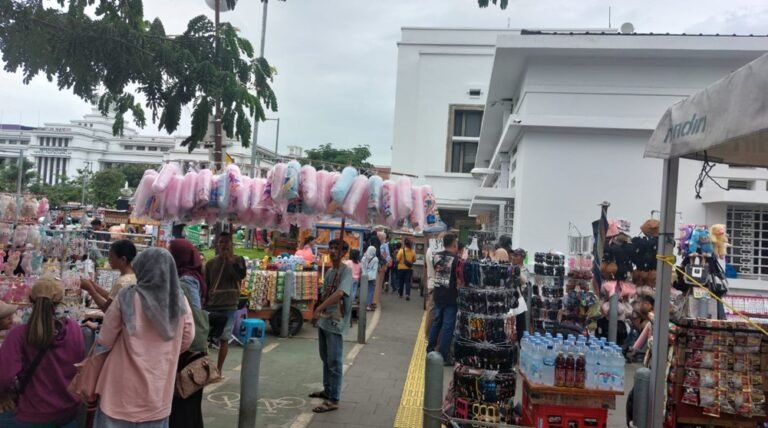 UMKM Kota Tua Raup Untung Selama Libur Nataru 2024/2025