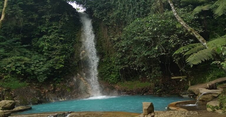 Curug Koleangkak, Pesona Kolam Berwarna Biru di Kota Nanas