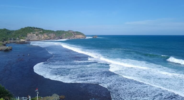 Rip Current Pantai Drini Yogyakarta Harus Diwaspadai Wisatawan