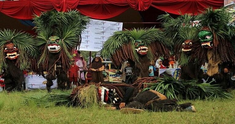 Bebegig Sukamantri Representasi Penjaga Lingkungan Ciamis