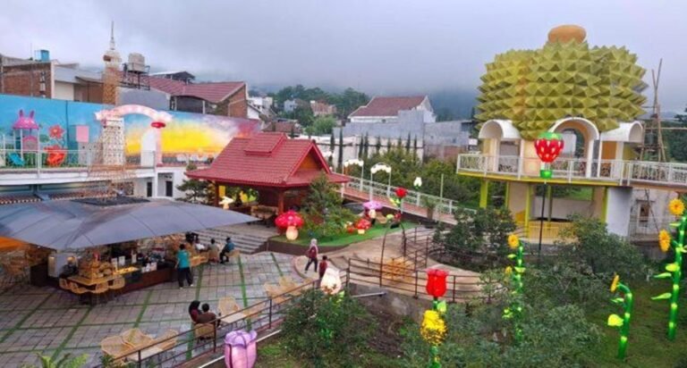 Durian Fantasi, Sulap Kebun Durian Jadi Agrowisata Modern