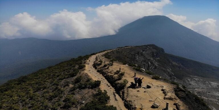Pendakian Gunung Gede Pangrango Ditutup Hingga Maret 2025