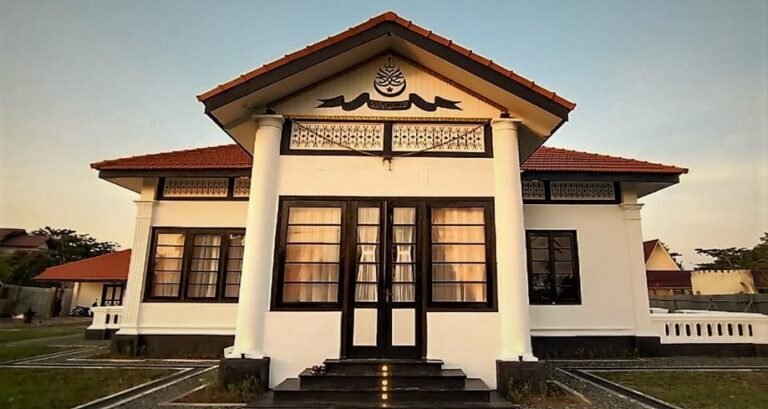 Mengungkap Kisah Cinta di Balik Istana Peraduan Kesultanan Siak