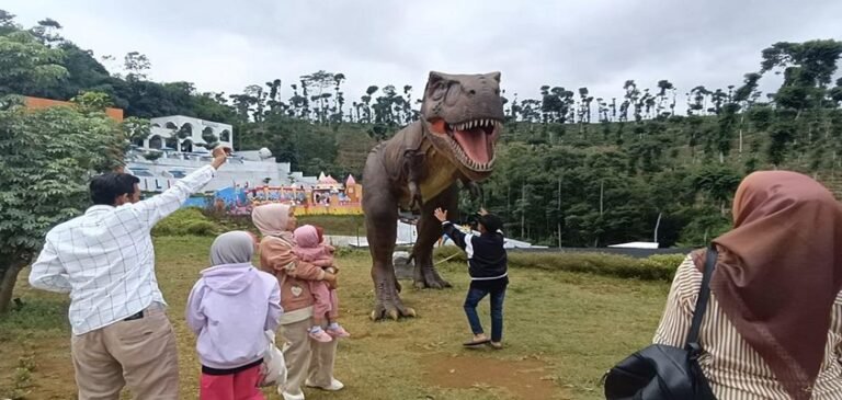 Libur Naturu, 5 Destinasi Wisata di Batang Dipadati Pengunjung  