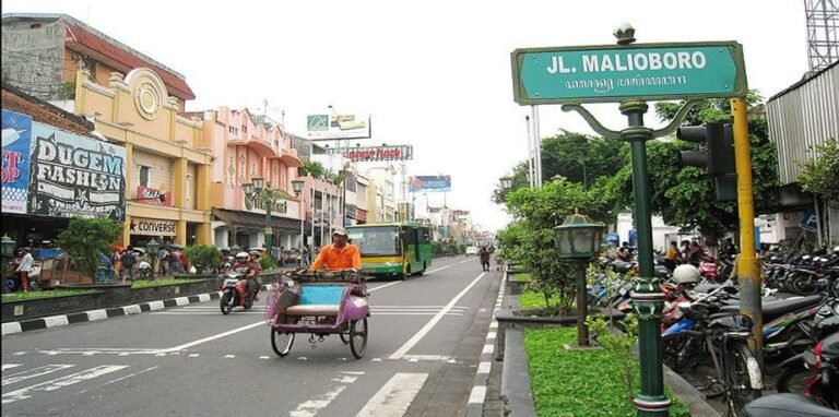 Merokok di Malioboro, DIY Kini Bisa Dikenai Denda Rp 7,5 Juta