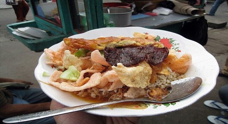 Nasi Ulam Betawi, Olahan Nasi dengan Lauk-pauk Tradisional