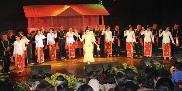 Tari Maengket Simbolisasi Syukur dalam Budaya Minahasa