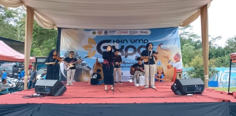 Emmavoice Meriahkan Expo KKN Mahasiswa UMP di Wonosobo