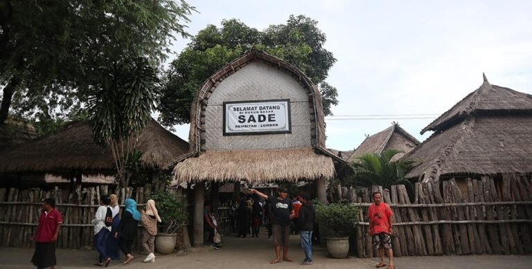 Menyaksikan Lagi Keunikan Kampung Adat Sade Lombok, NTP
