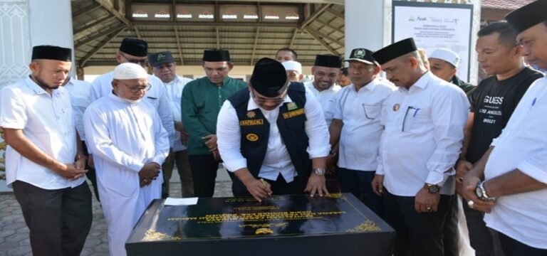 Pj Gubernur Aceh Resmikan Revitalisasi Situs Makam Habib Bugak