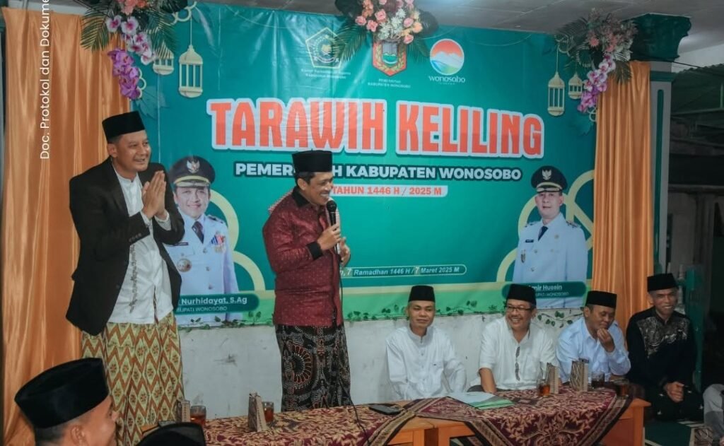 Tarawih Keliling di Kepil, Bupati Wonosobo Serap Aspirasi Masyarakat