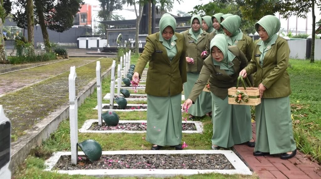 Persit KCK Wonosobo Gelar Ziarah di TMP Wirapati
