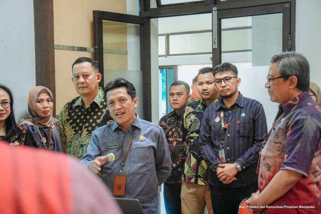 Bupati dan Wakil Bupati Wonosobo Pantau Kedisiplinan ASN di Kantor Setda