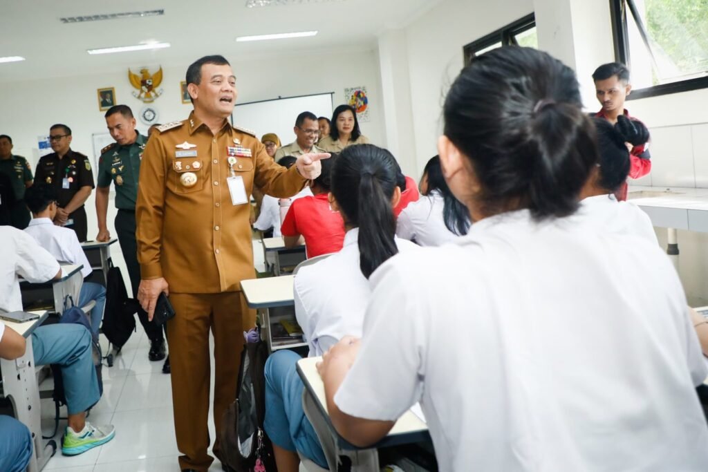 Pemprov Jateng Gandeng SMA/SMK Swasta untuk Pendidikan Gratis Siswa Miskin