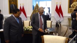 Bill Gates dan Bobby Kertanegara Curi Perhatian di Istana Negara