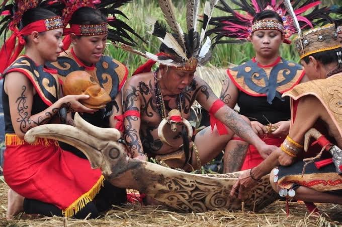 Gawe Dayak Naik Dango