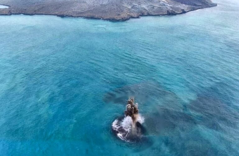 Di Balik Munculnya Daratan Baru Anak Krakatau dan Alarm Tsunami Bisu