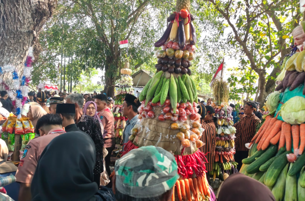 Menjaga Suara Bambu dan Rasa Syukur Petani di Sedekah Bumi Sobontoro