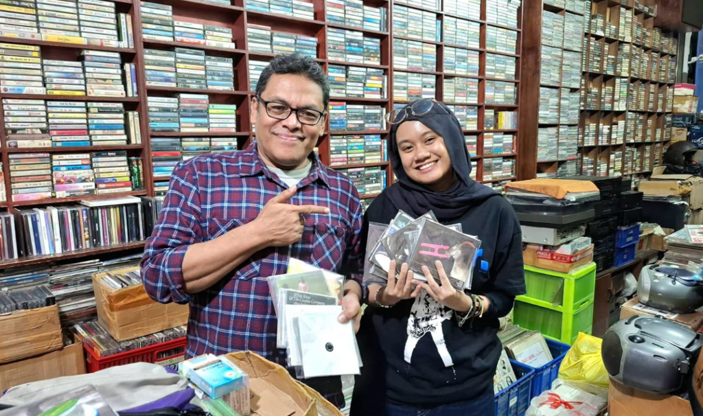 Vickry dan Cerita yang Terdengar dari Kaset Pita